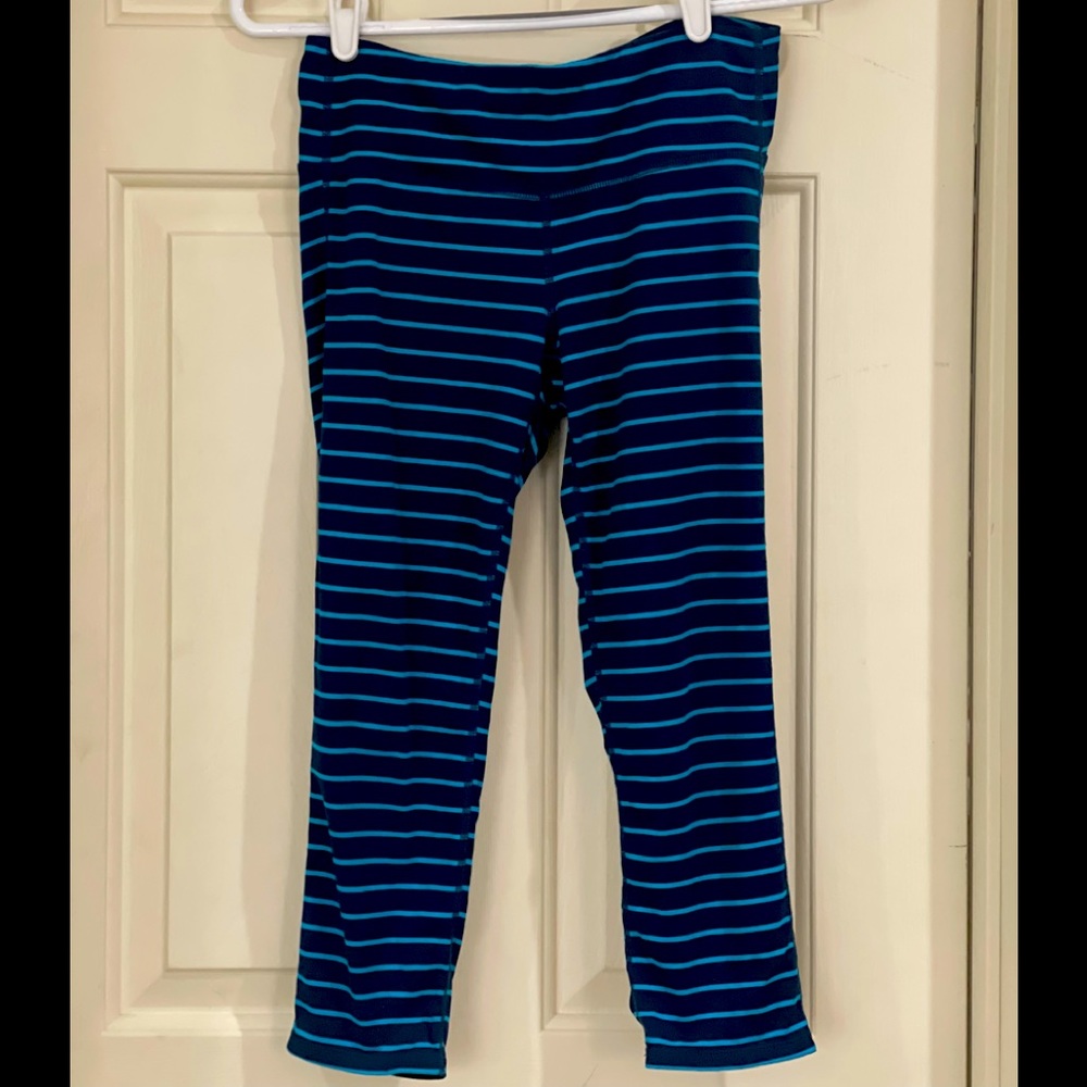 Size small athleta capri’s Lblue and navy striped
